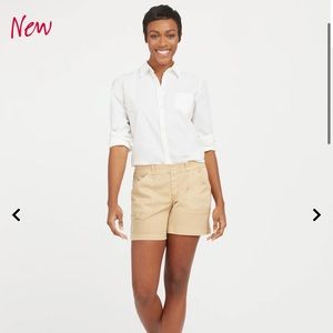 Spanx // 6” Stretch Twill Shorts
